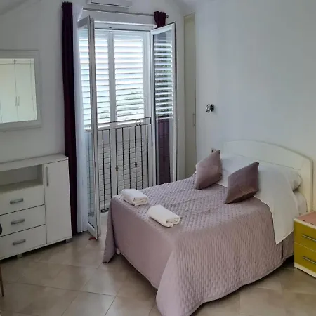 Ferienhaus Mico Drvenik (Split-Dalmatia)