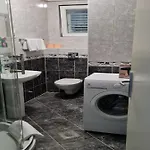 Mico 度假居 德尔韦尼克