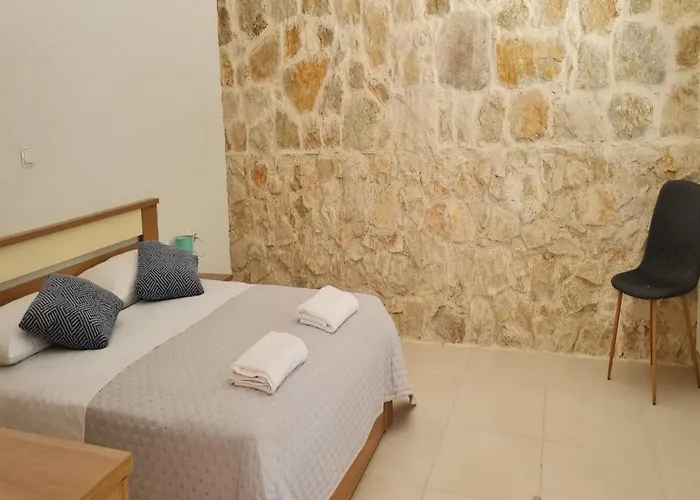 Vikendica Mico Drvenik (Split-Dalmatia)